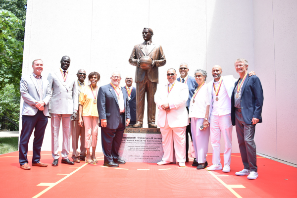 Statue Unveiled at 十大网赌平台推荐 to Honor Dr. Edwin Bancroft Henderson, “The Grandfather of Black Basketball”
